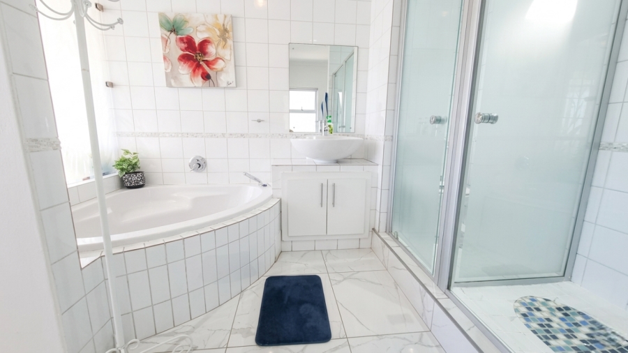 2 Bedroom Property for Sale in Big Bay Western Cape